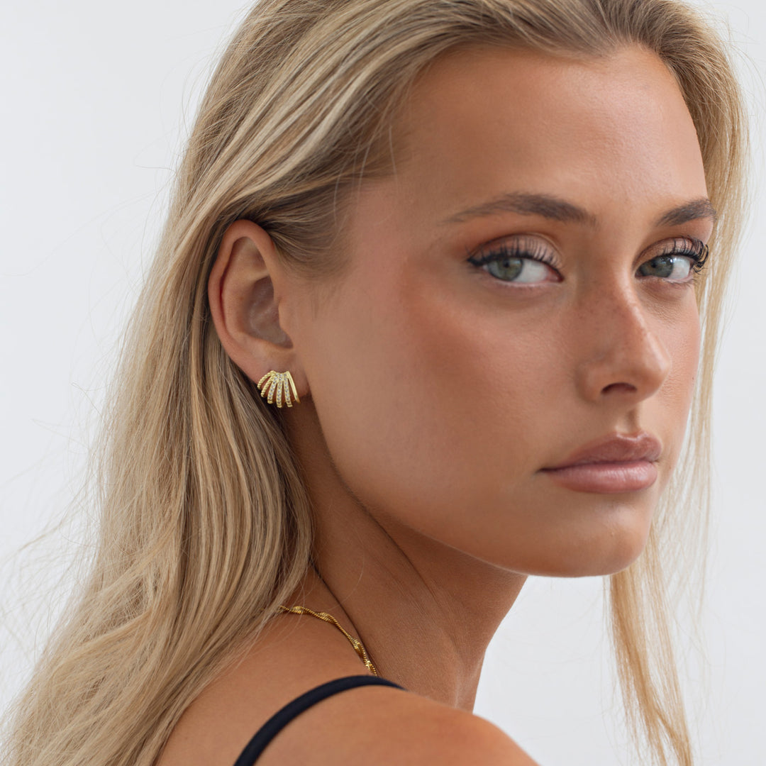 Rita - Kristallmussla Studs Örhängen